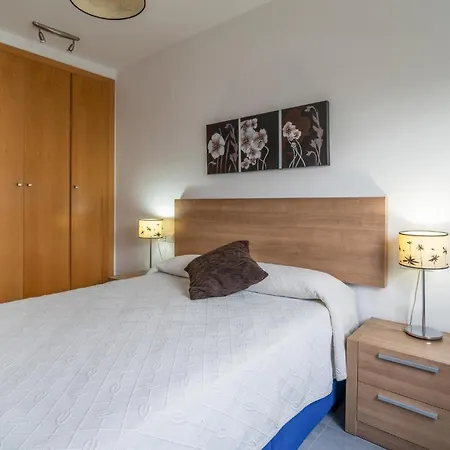 Apartment 2 Bedroom Cozy In Moncafar *